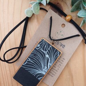 Colar vertical preto